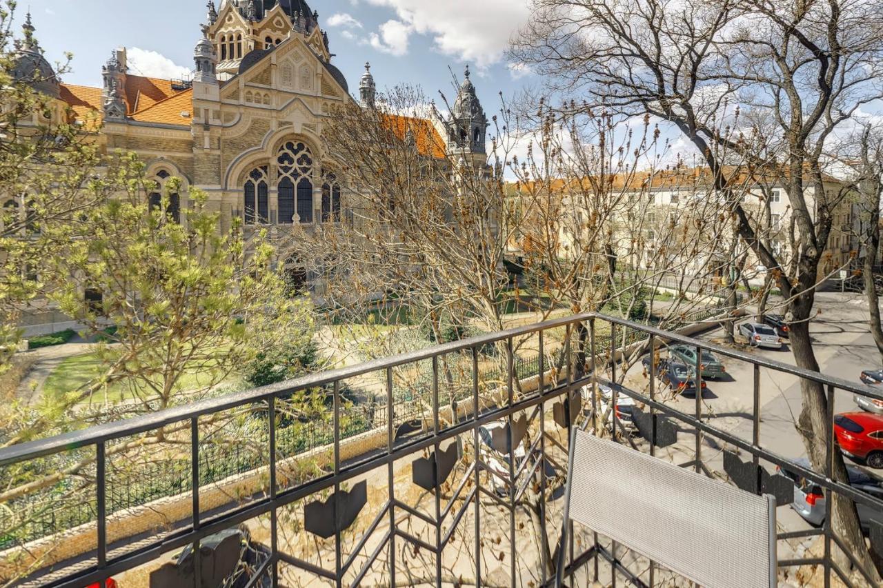 Synagoge View Loft Bestern Szeged Extérieur photo